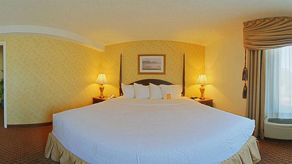 Holiday Inn Washington-Georgetown エクステリア 写真
